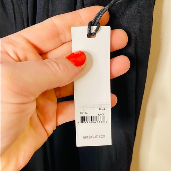 BB DAKOTA // NWT BLACK LACE TOP - Picture 6 of 7